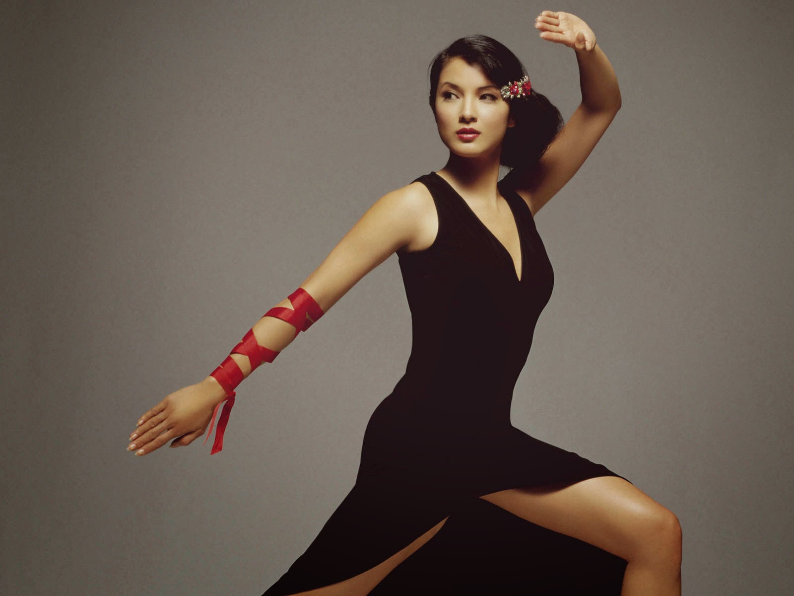 Kelly Hu Hot HD Wallpapers - Hollywood Actress Dazzling Wallpapers - Kelly Hu's Bold Beauty: Sexy Photos Of The Action Star