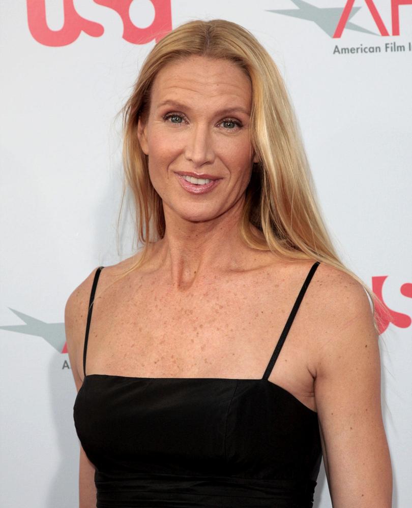 Kelly Lynch: Now And Then - A Comprehensive Look At Her Career And Life - Kelly Lynch Height – 80s Icon, Still Standing Tall