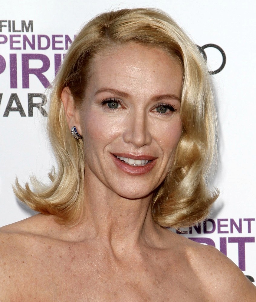 kelly lynch Picture 17 - 27th Annual Independent Spirit Awards - Arrivals - Kelly Lynch Height – 80s Icon, Still Standing Tall