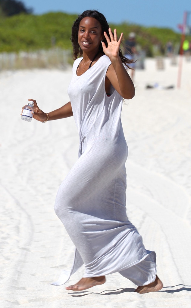 Kelly Rowland from The Big Picture: Today's Hot Photos | E! News - Kelly Rowland’s Red Carpet Perfection – Style and Grace in One