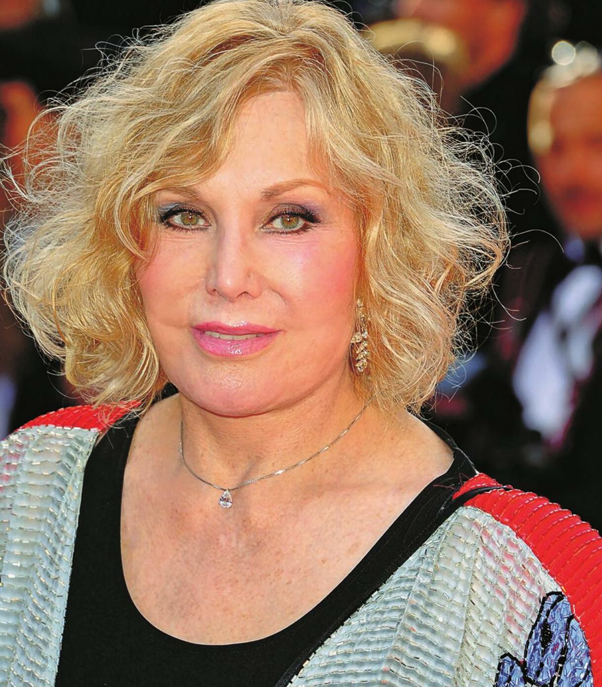 Kim Novak - How Tall Was Kim Novak? Classic Star's Elegance Measured