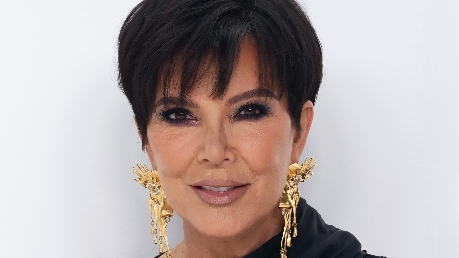 Kris Jenner: A Profile of the Kardashian Matriarch - World Today News - Kris Jenner’s Iconic Confidence: Sexy Pics Of The Matriarch In Style