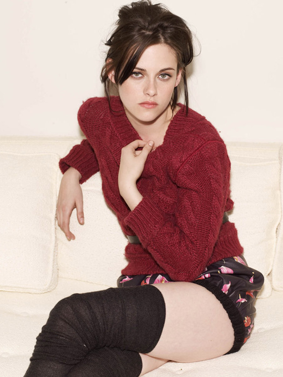 Kristen Stewart Hot Photos: Kristen Stewart Hot - Kristen Stewart: Sexy Pics of the Edgy and Magnetic Star