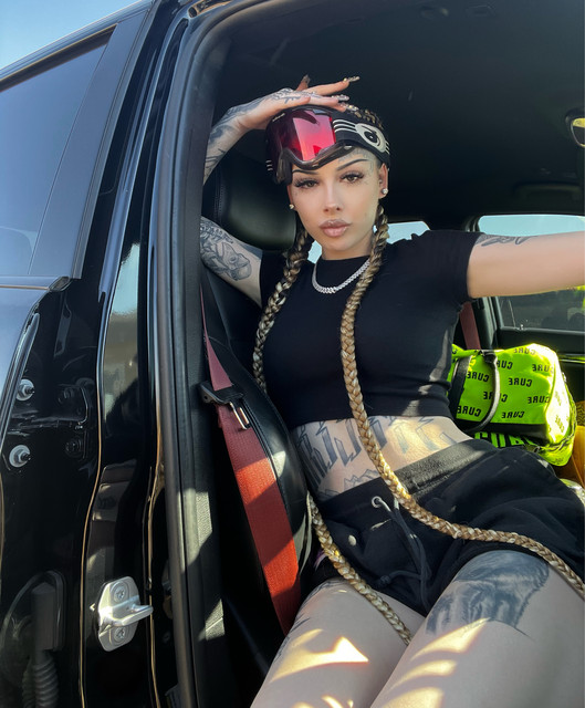 Char Xo: Sexy Pics of the TikTok Star with a Bold Flair