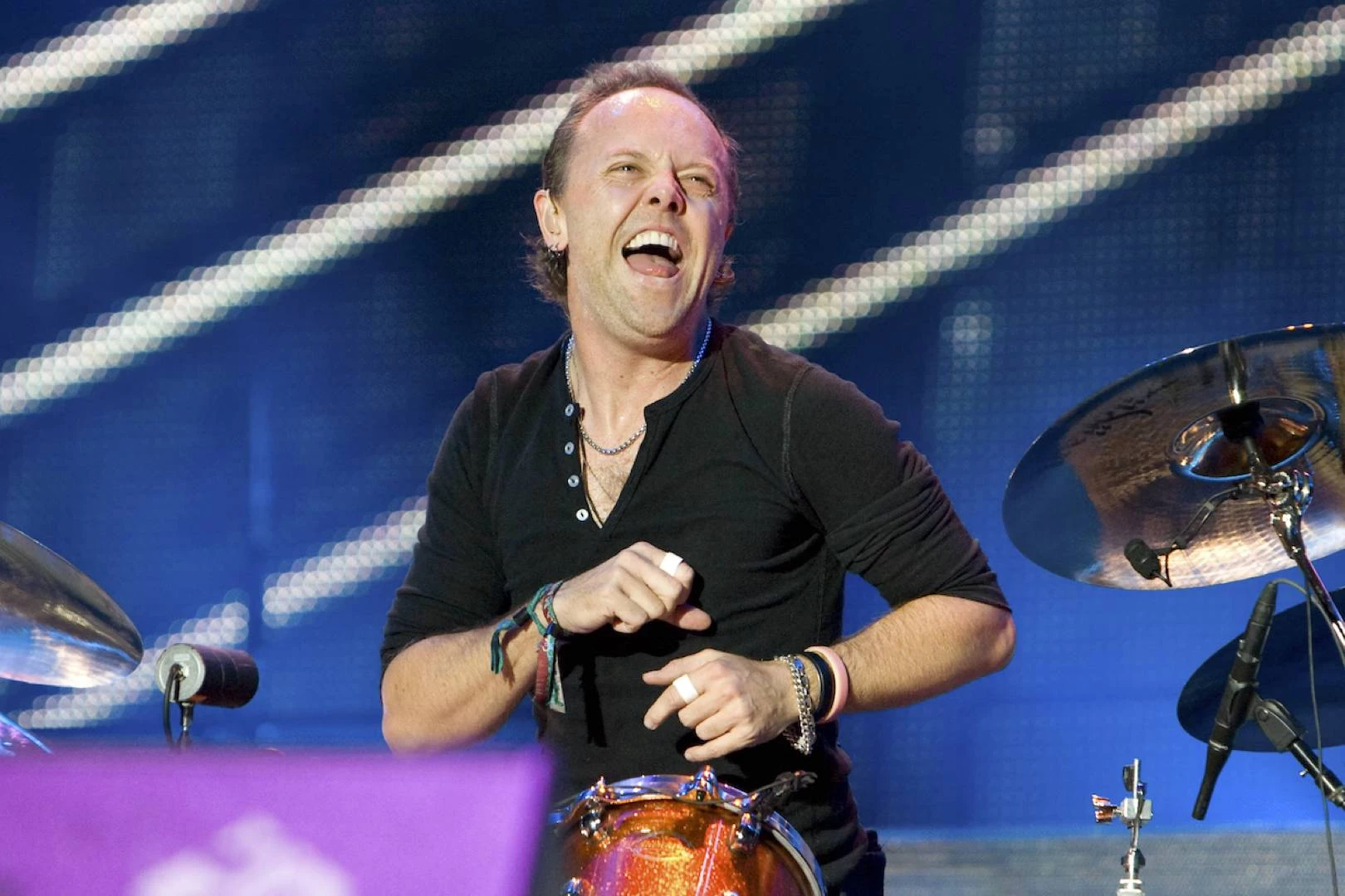 Lars Ulrich > Loudwire ? Page 5 - How Tall Is Lars Ulrich: Metallica Drummer’s Compact Power