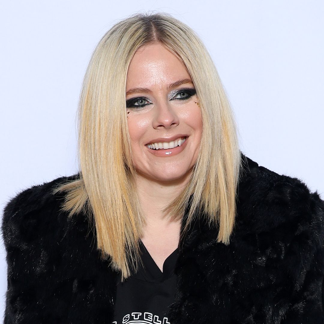 Latest Pictures Of Avril Lavigne - Infoupdate.org - How Tall Is Avril Lavigne: The Pop-Punk Princess’s Petite Frame