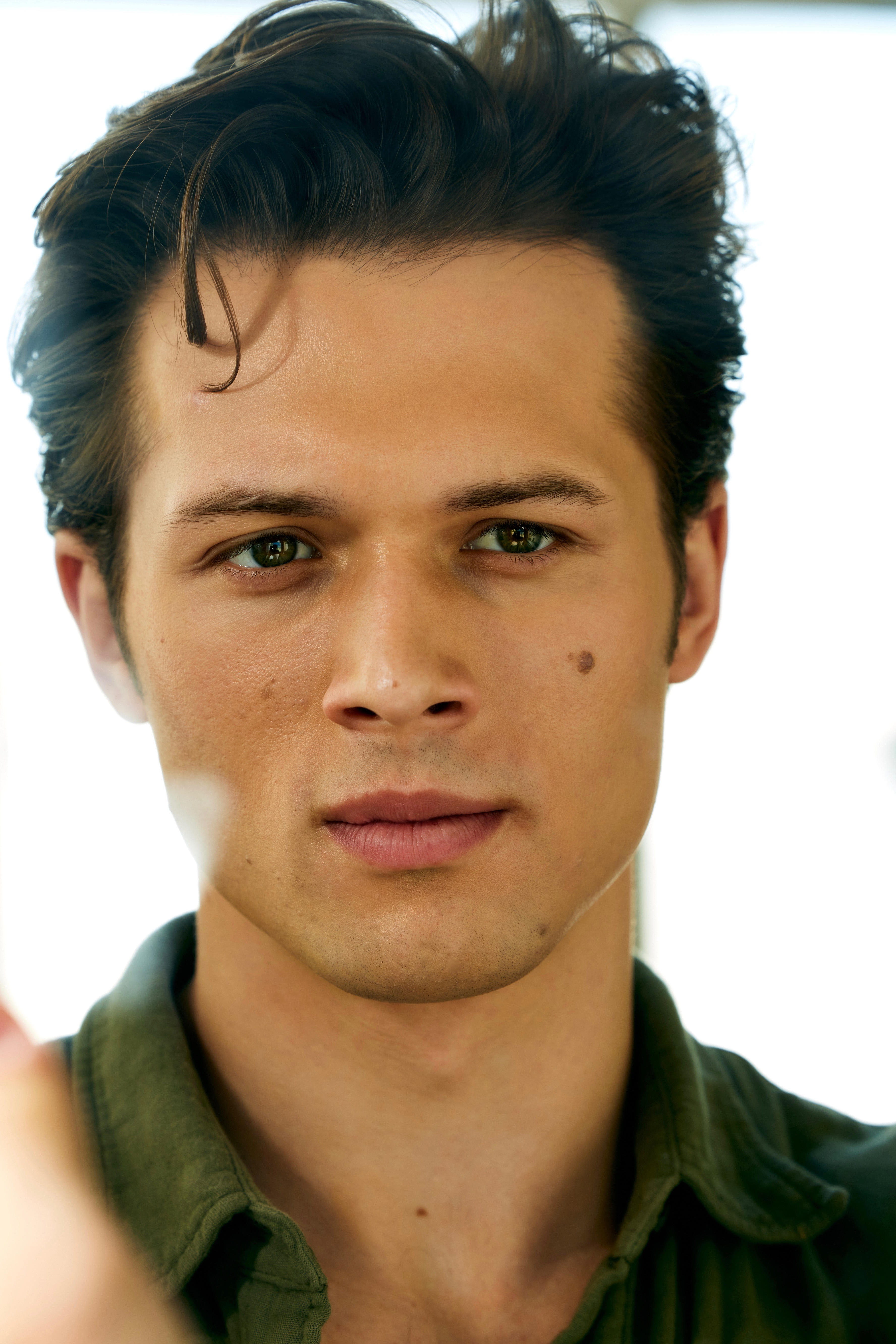 How Tall Is Leo Howard? Disney Star’s Stature Revealed