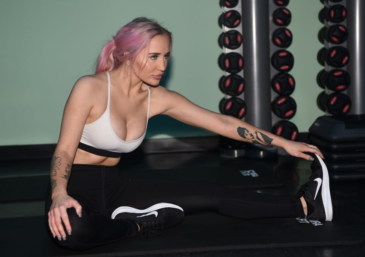 Leonie McSorley - KOR Fitness Studio in Manchester 01/14/2019 • CelebMafia - Leonie Mcsorley: Sexy Pics of the Sultry TikTok Sensation