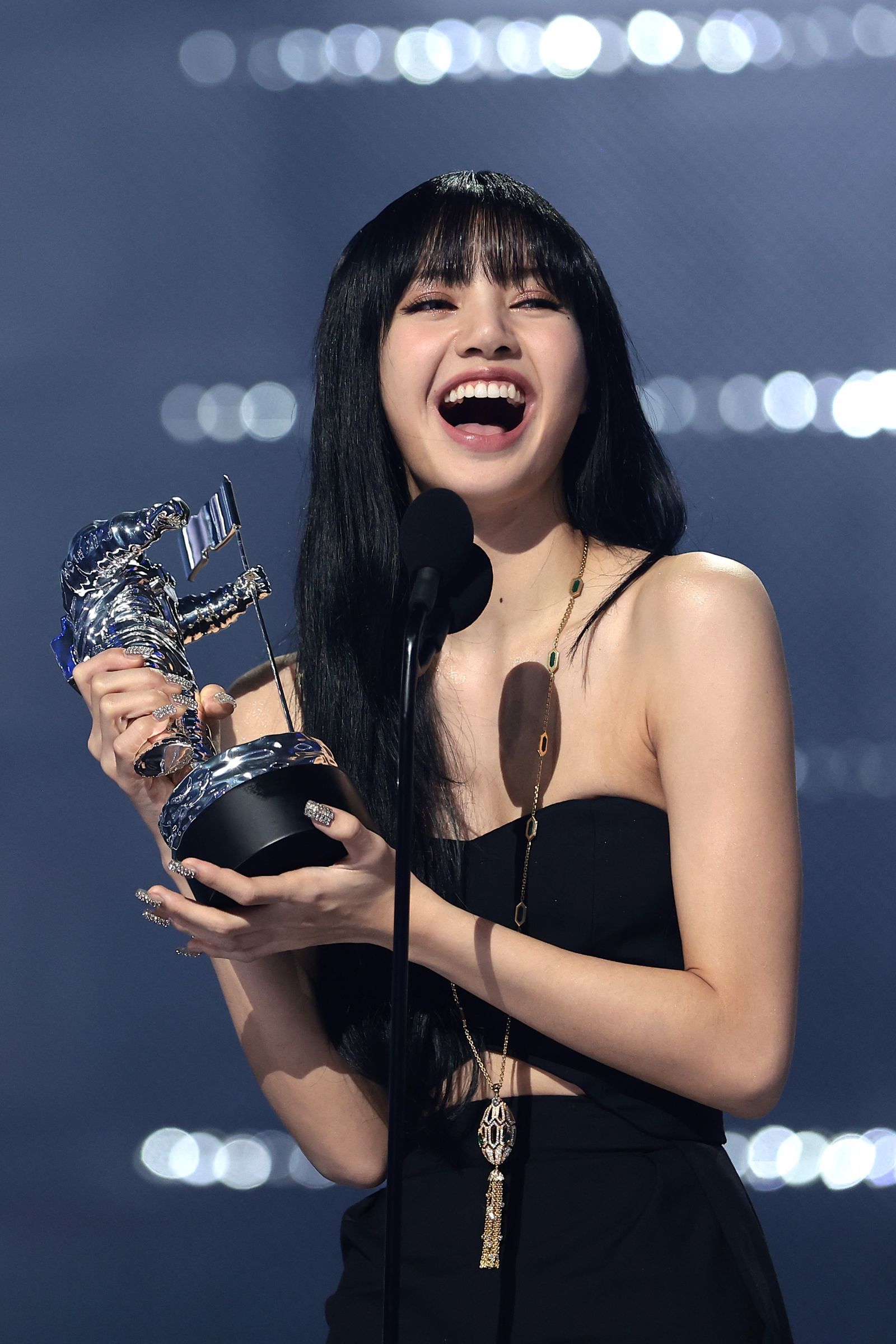 Lisa Blackpink Raih Trofi Pertama VMA 2022 - EH! - How Tall Is Lisa Barlow: Real Housewives of Salt Lake City Star’s Stats