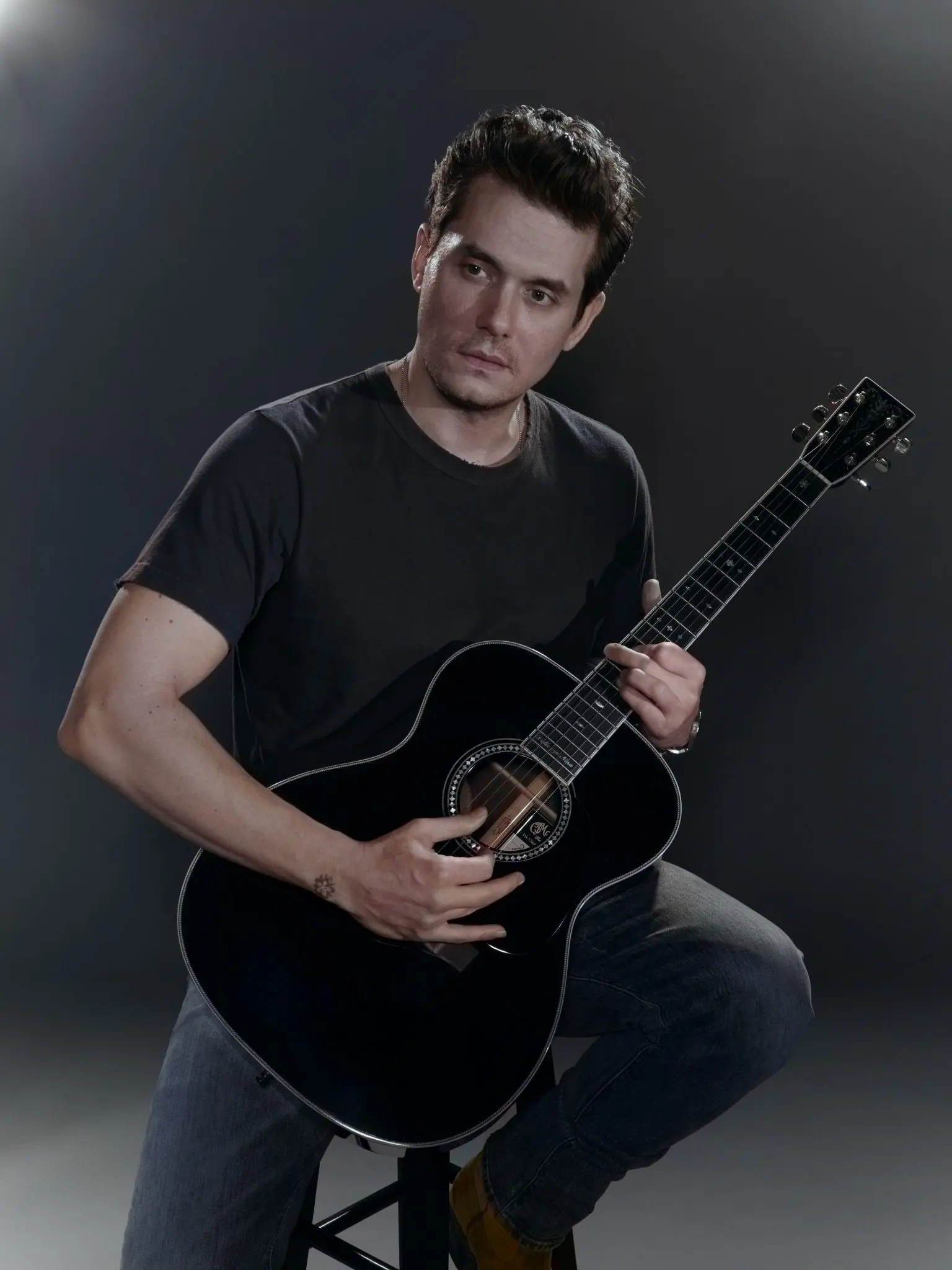 Live Preview: John Mayer Announces New European Solo Arena Tour Dates - How Tall Is John Mayer? Singer-Songwriter’s Height Details