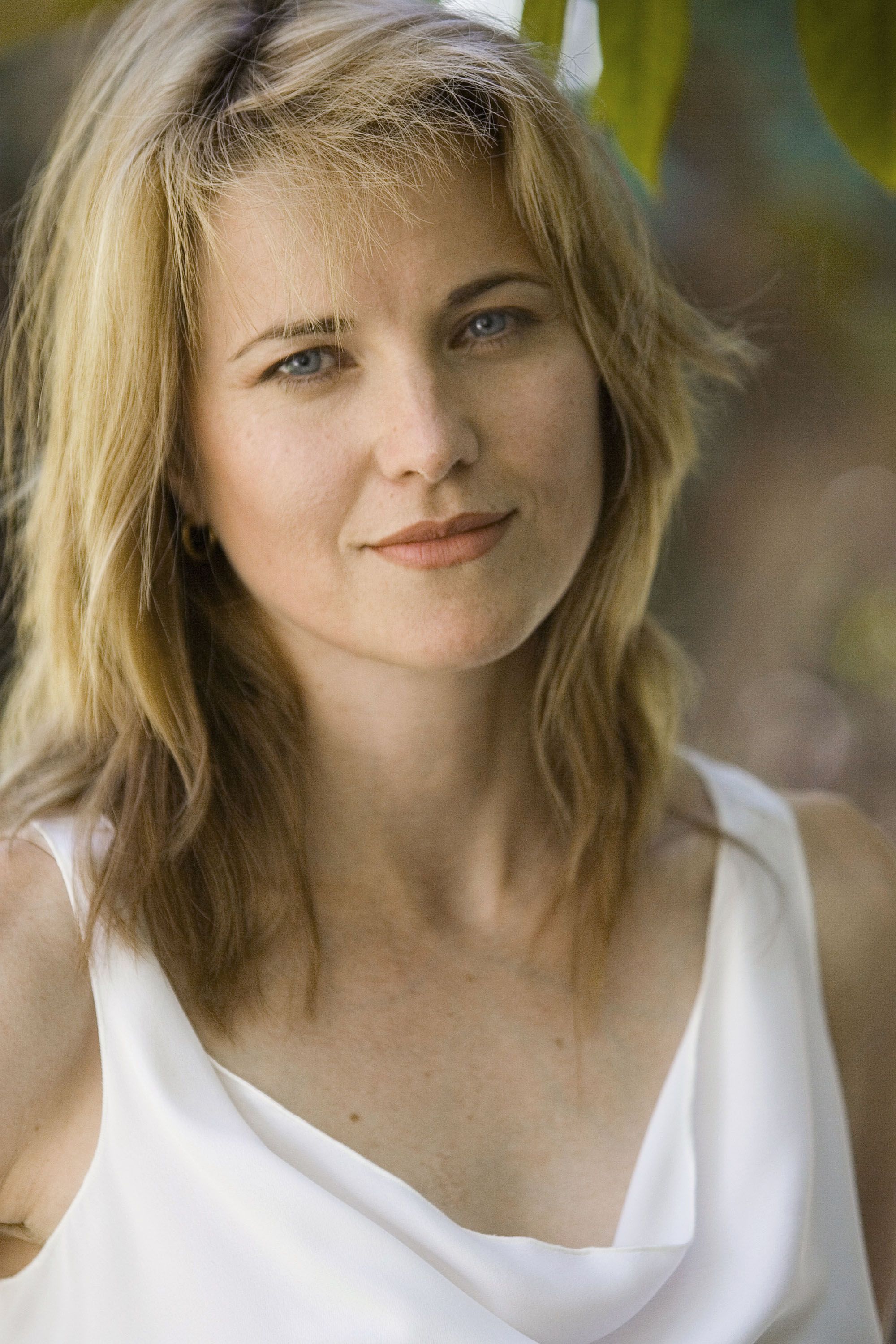 Lucy Lawless | Lucy lawless, Xena warrior princess, Warrior princess - Lucy Lawless’ Iconic Looks – Warrior Princess with Timeless Glam