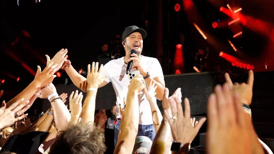 How Tall Is Luke Bryan? American Idol Judge’s True Height