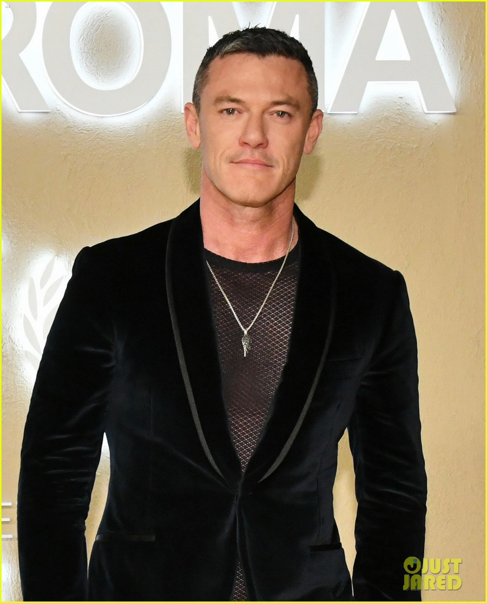 Luke Evans Makes Red Carpet Debut with Boyfriend Fran Tomas at Charity - Luke Evans Height – The Voice and the Height of a Hero