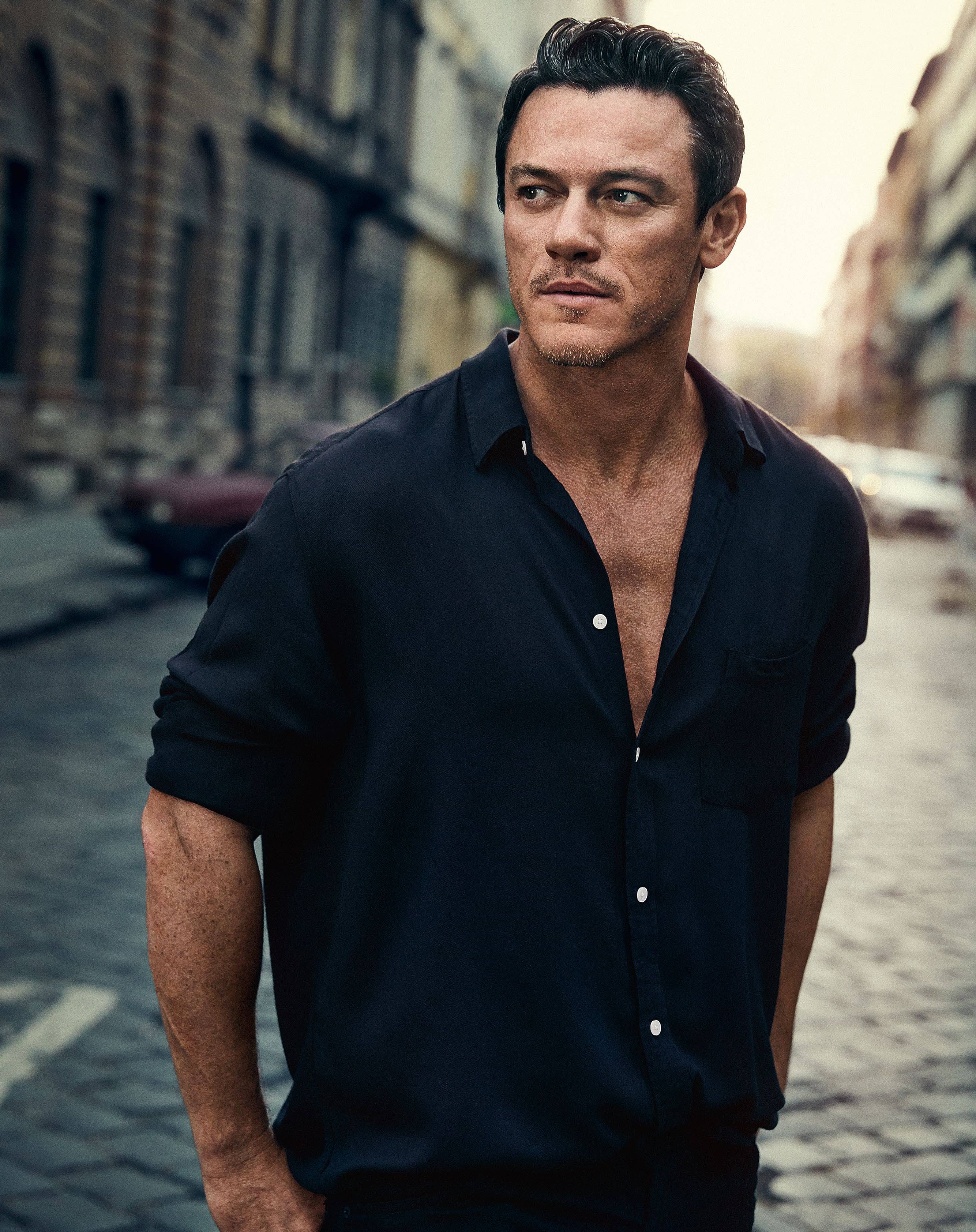 Luke Evans Tour 2024 - Sabra Melisa - Luke Evans Height – The Voice and the Height of a Hero