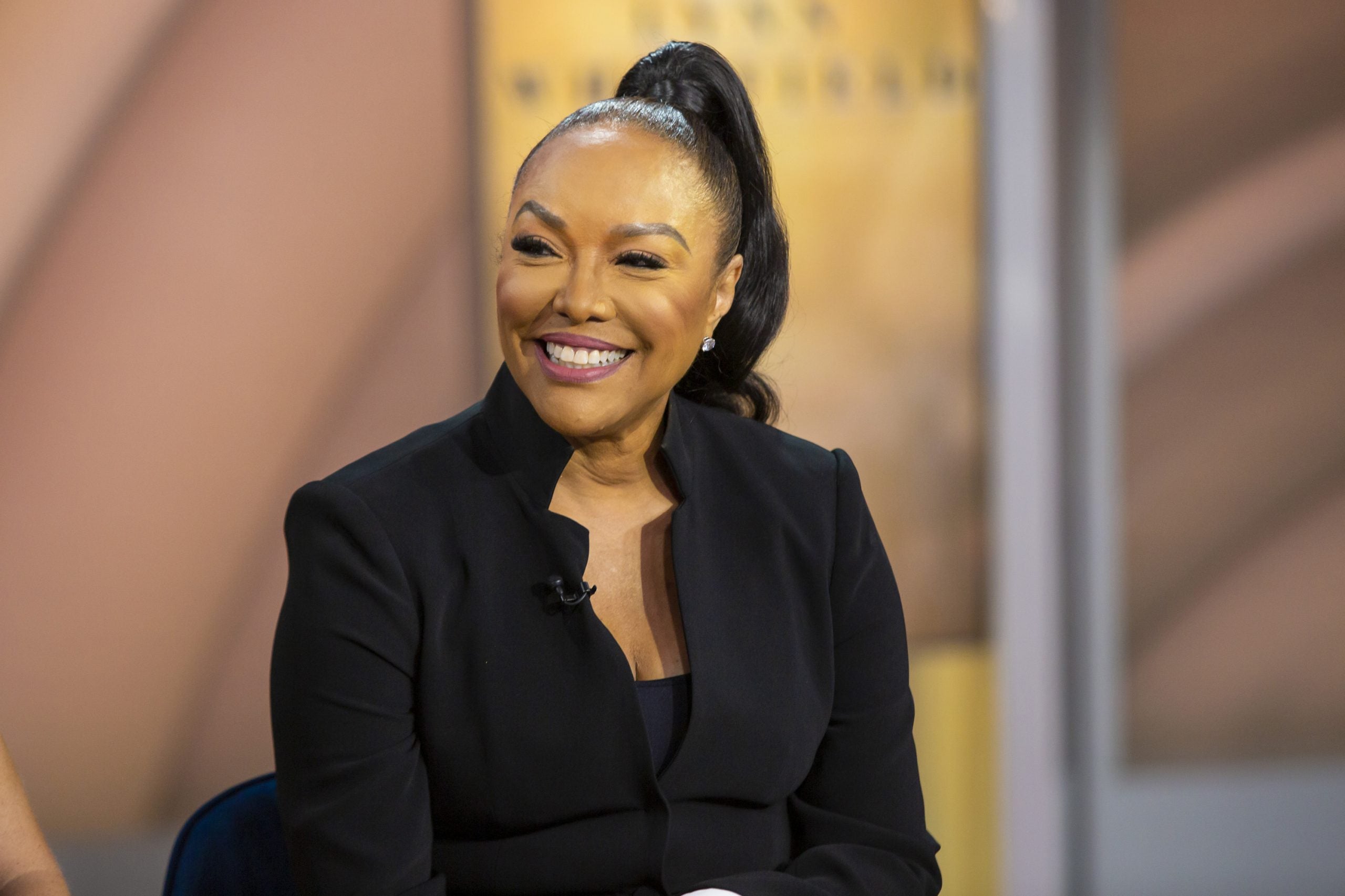 Lynn Whitfield - How Old Is Lynn Whitfield? Actress's Age, Career & Iconic Roles