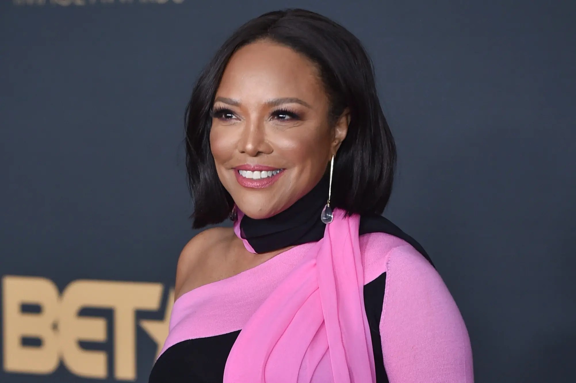 Lynn Whitfield Biography, Height, Weight, Age, Movies, Husband, Family - How Old Is Lynn Whitfield? Actress's Age, Career & Iconic Roles