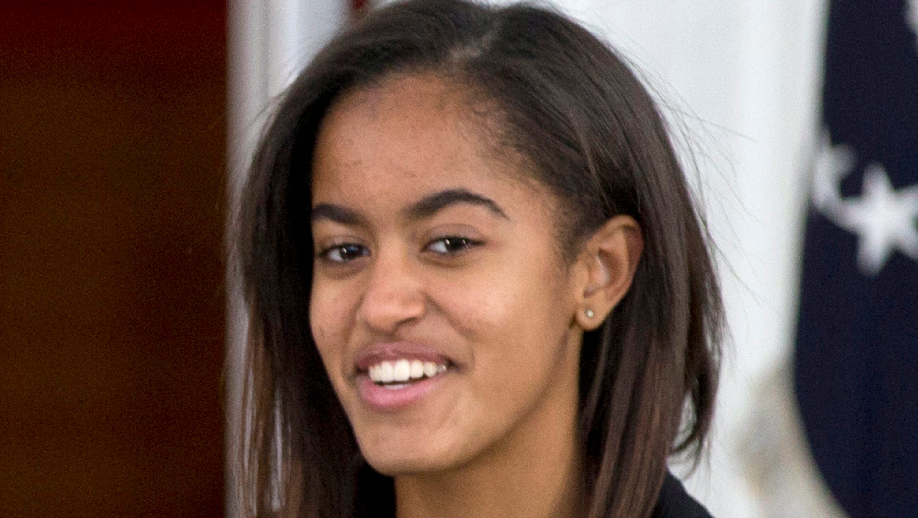 Malia Obama turns 16 - How Tall Is Malia Obama? First Daughter’s Height Today