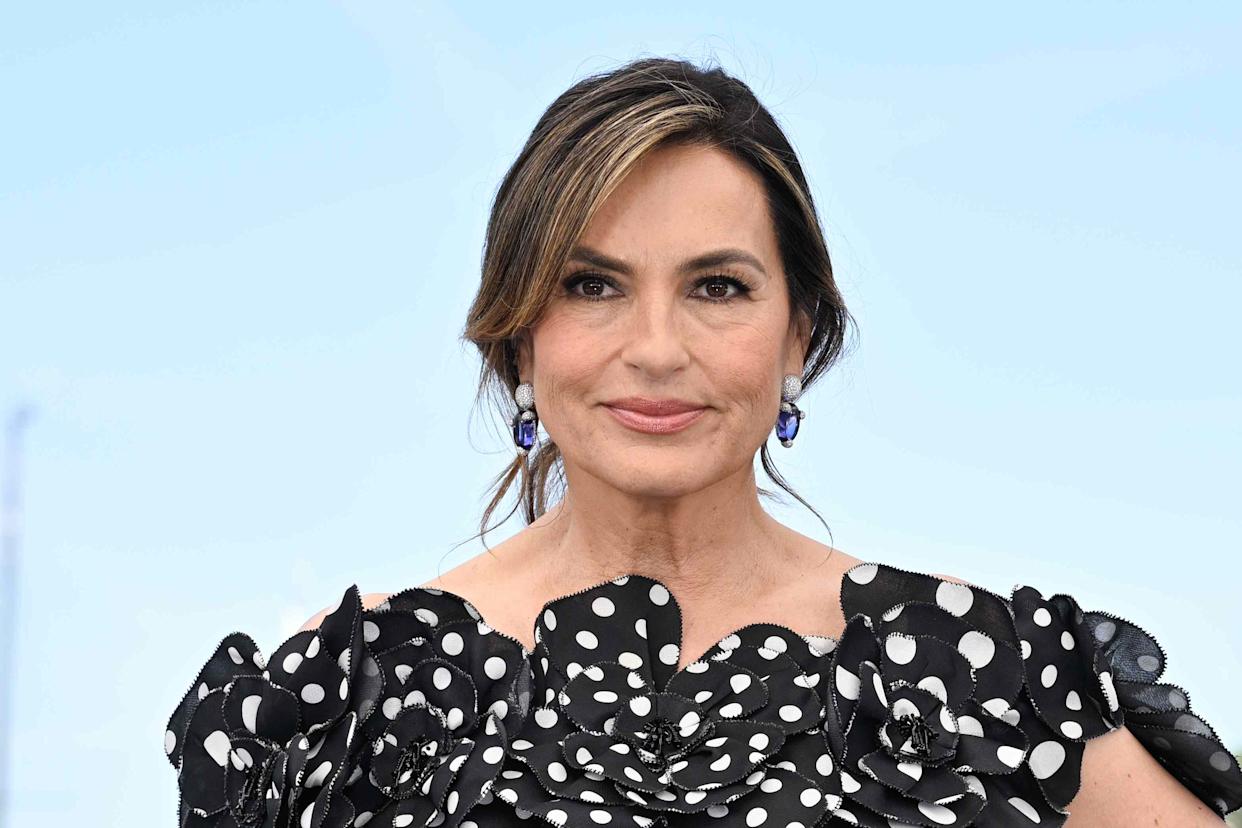 Mariska Hargitay and Peter Hermann Share a Special Red Carpet Moment - Who Is Mariska Hargitay’s Husband? Meet Peter Hermann, Her SVU Co-Star