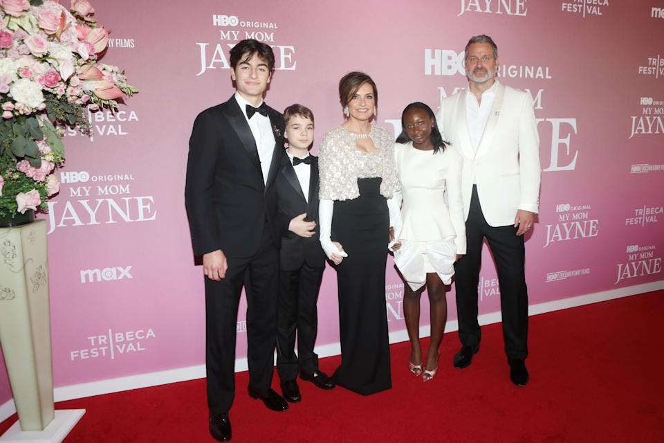 Mariska Hargitay & Peter Hermann Colorfully Coordinated With Their 3 - Who Is Mariska Hargitay’s Husband? Meet Peter Hermann, Her SVU Co-Star