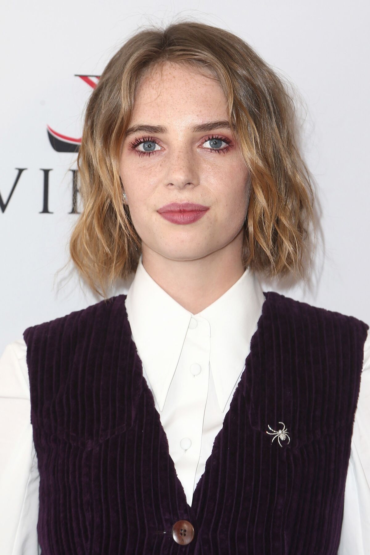 Maya Hawke | Dublapédia | Fandom - How Tall Is Maya Hawke? Stranger Things Star’s Real Height