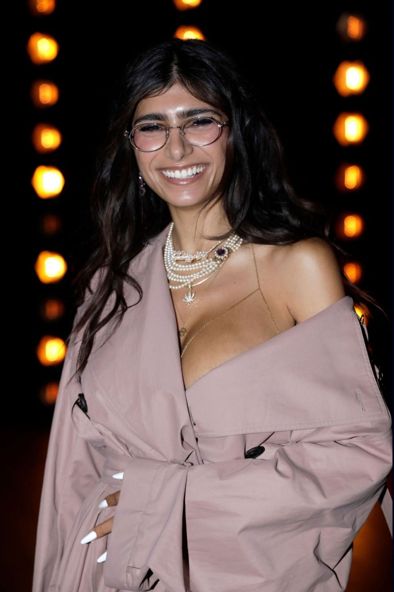 Mia Khalifa Style, Clothes, Outfits and Fashion • CelebMafia - Mia Khalifa: Sexy Pics of the Former Adult Star with a Massive Following