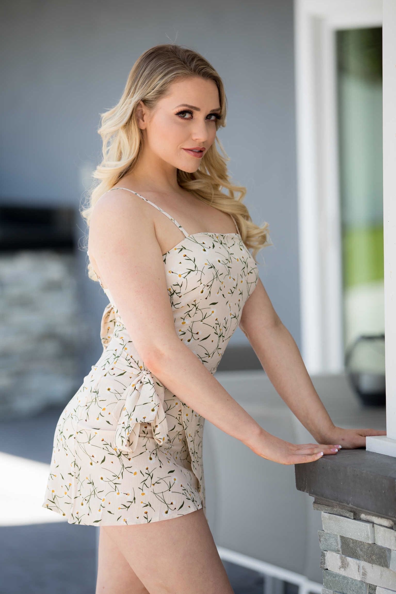 Mia Malkova Mobile Wallpapers - Wallpaper Cave - Mia Malkova: Sexy Pics of the Iconic Adult Star