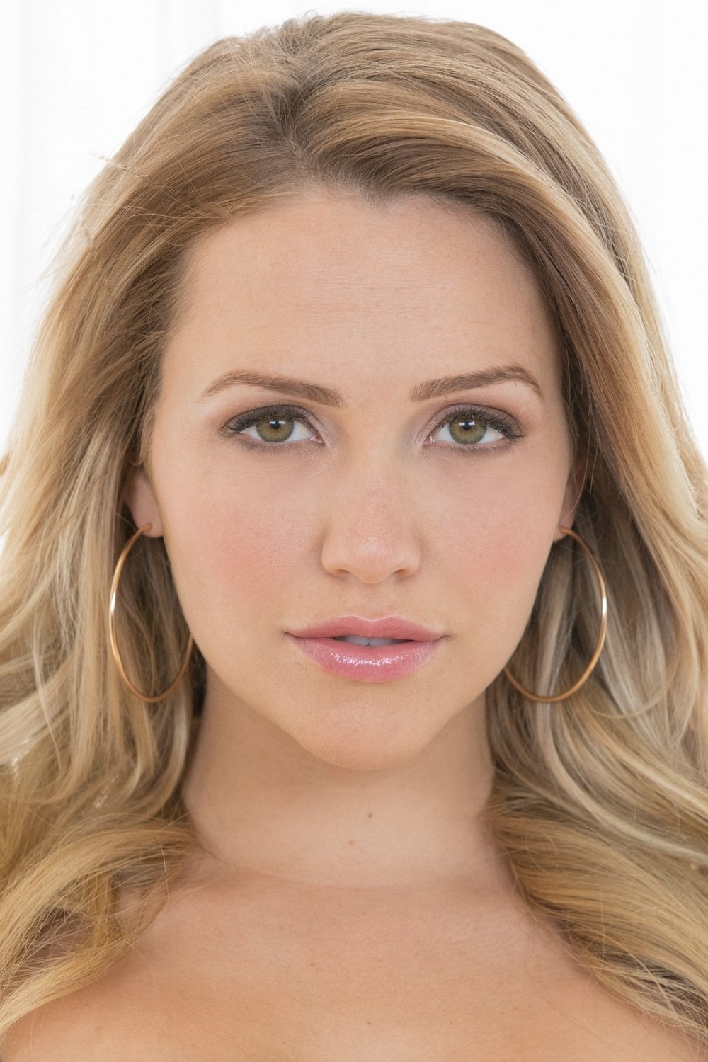Mia Malkova - Profile Images — The Movie Database (TMDB) - Mia Malkova: Sexy Pics of the Iconic Adult Star