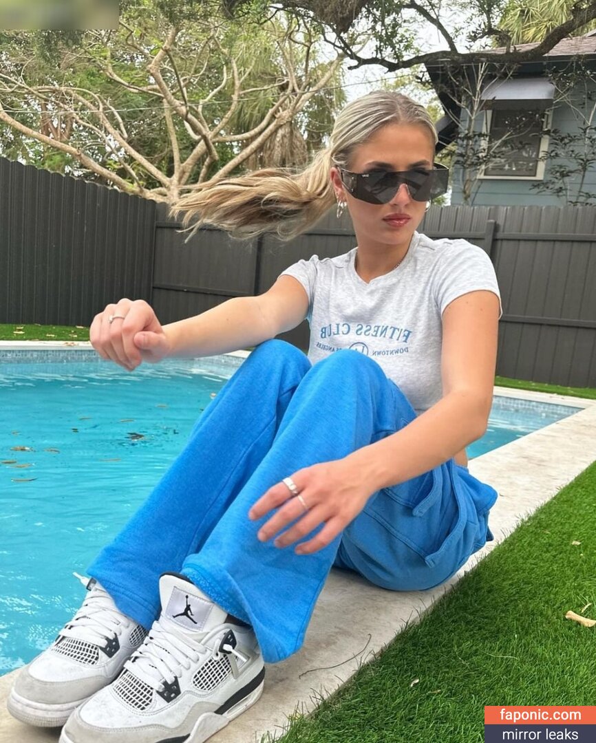 Michelle Scott - OnlyFans Leaks - Michelle Scott: Sexy Pics of the TikTok Queen Turning Heads