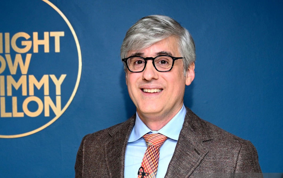 Mo Rocca's Professional Triumphs and Personal Choices - Aitechtonic - How Tall Is Mo Rocca? CBS Correspondent's Height Revealed