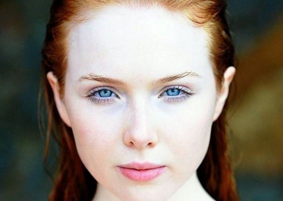 Molly Quinn Hot Photos - Barnorama - Molly Quinn Grows Up Glam: Her Hottest Pics Revealed
