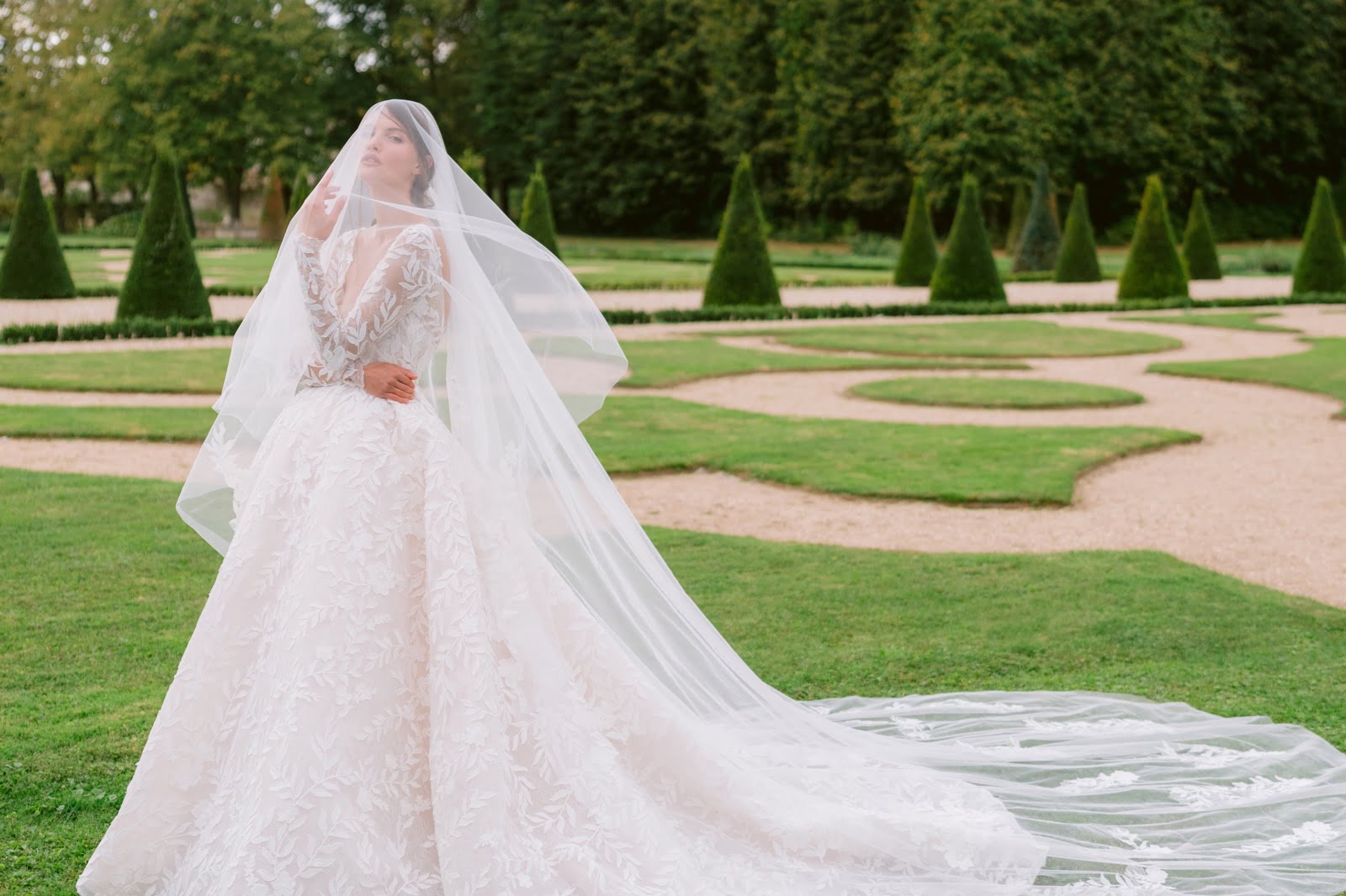 Monique Lhuillier Fall 2023 Bridal - Monique Lhuillier Net Worth: Bridal Empire And Beverly Hills Life