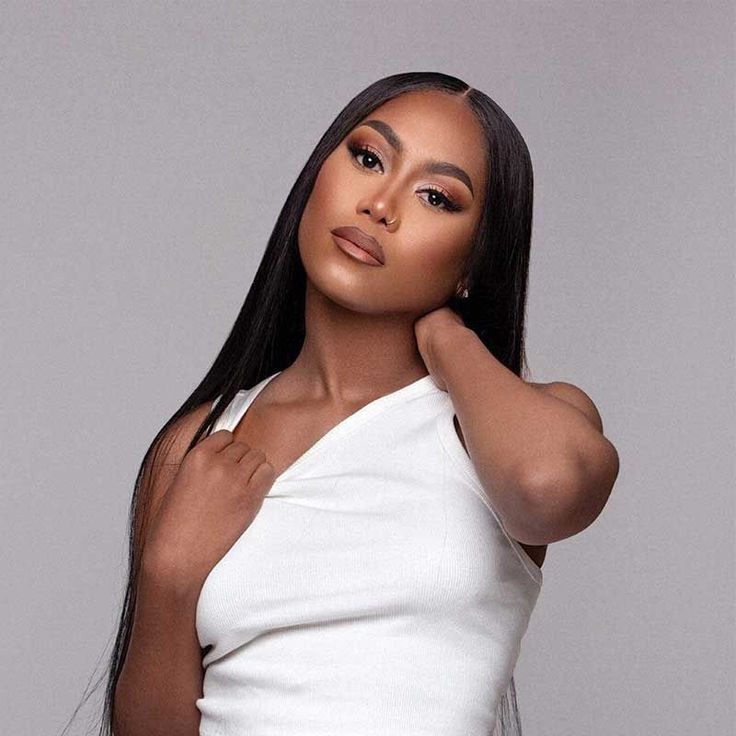 Muni Long | Best female artists, Me too lyrics, Gucci mane - Muni Long Height: Singer-Songwriter's Stats