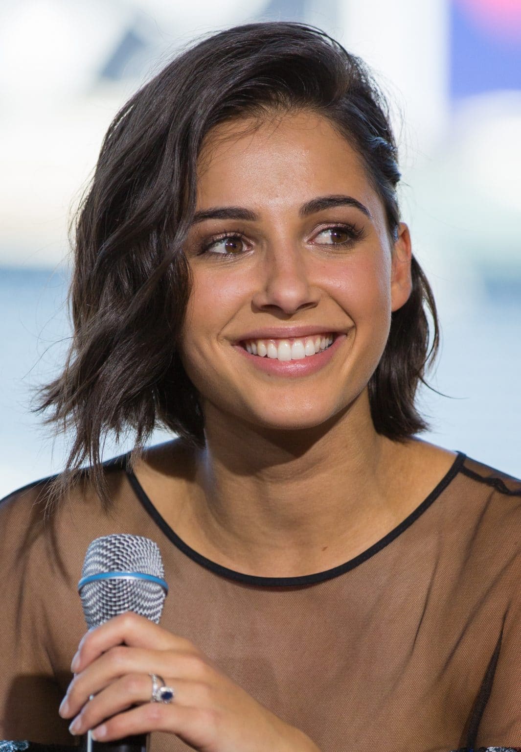 Naomi Scott's Height – Jasmine Has Some Surprises!