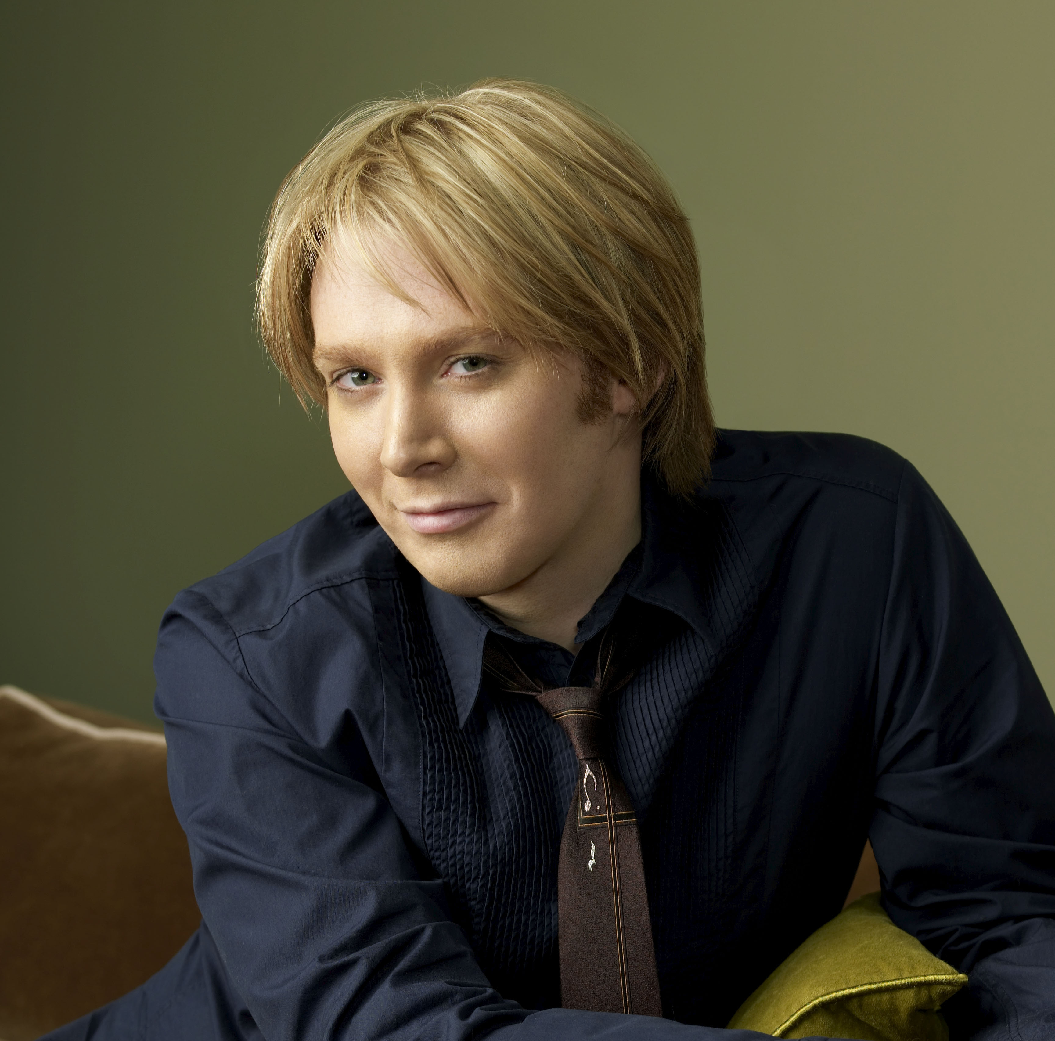 Nice guy Clay Aiken wins first place in fans’ hearts – Jae-Ha Kim - Clay Aiken Height: Idol Star's Measurements