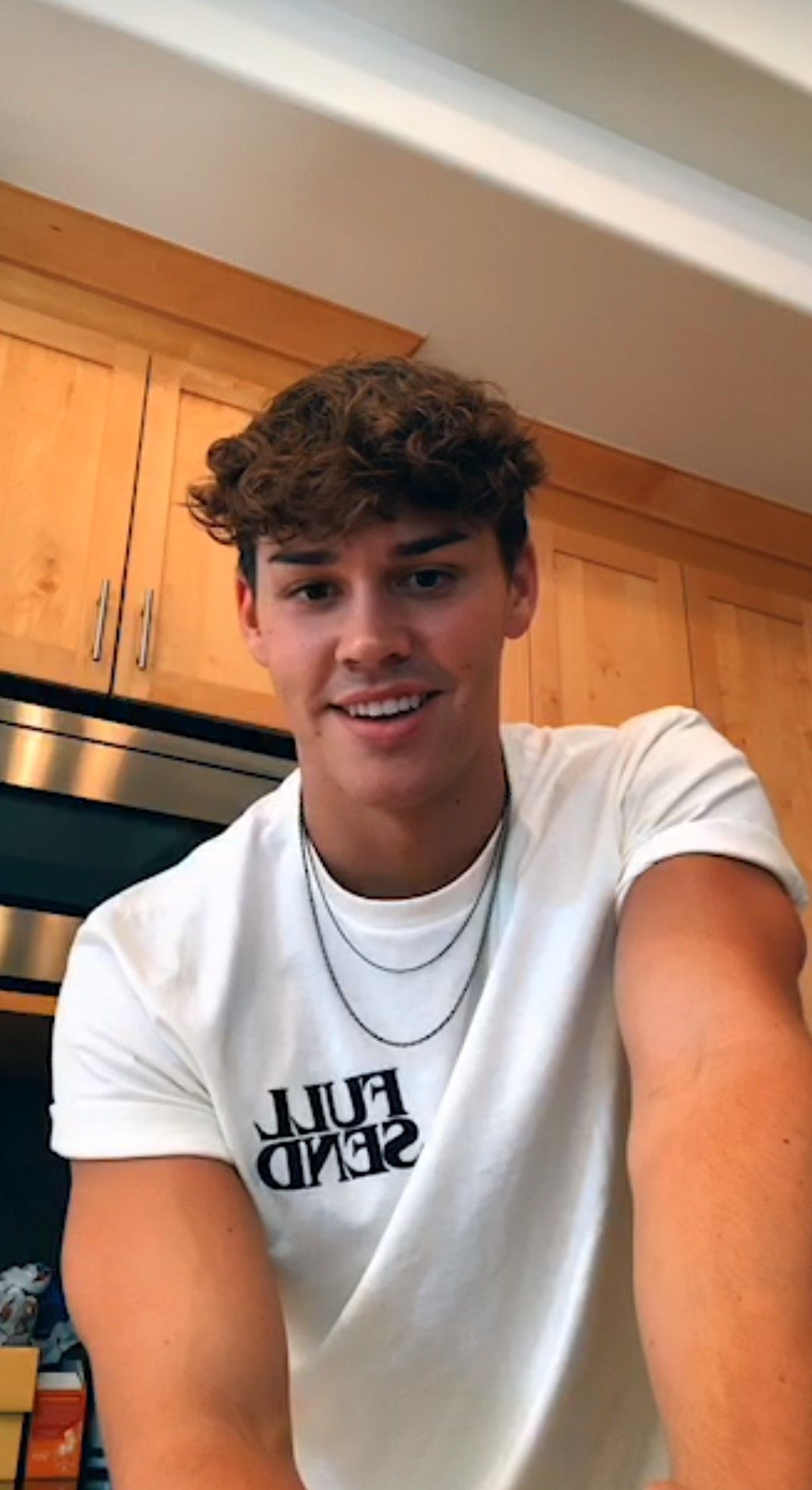 Noah Beck Zodiac - Noah Beck Height: TikTok Heartthrob's Real Size