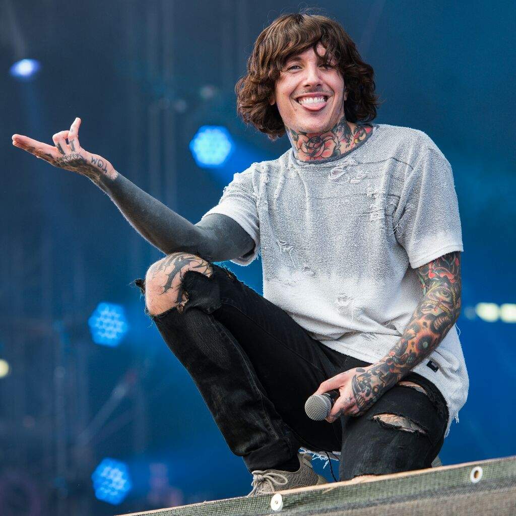 Oliver Sykes | Wiki | Bring Me The Horizon Oficial Amino - Oli Sykes Height: Bring Me The Horizon Frontman Stands Tall