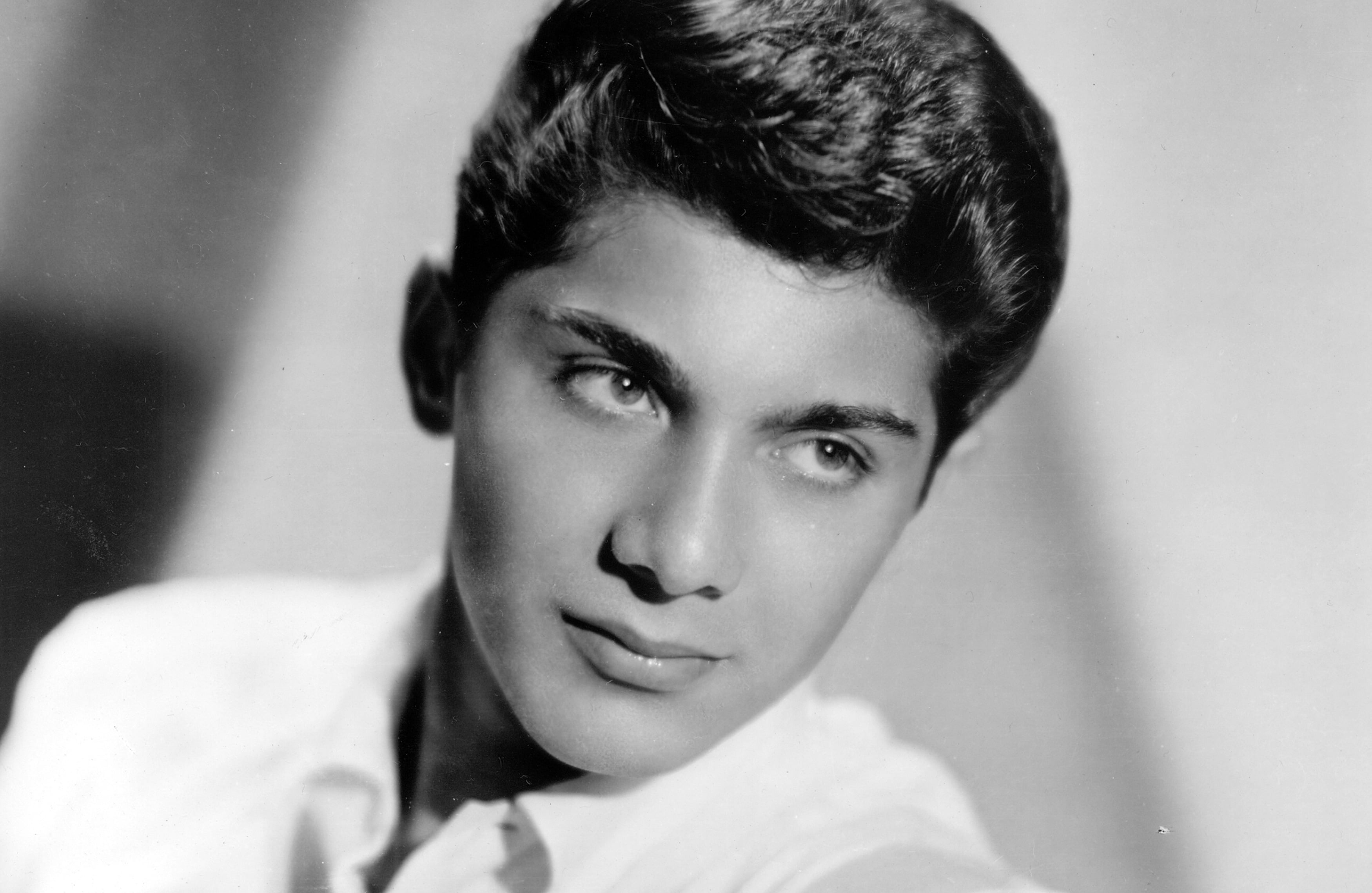 Paul Anka Height: Crooner's Stature Over The Years