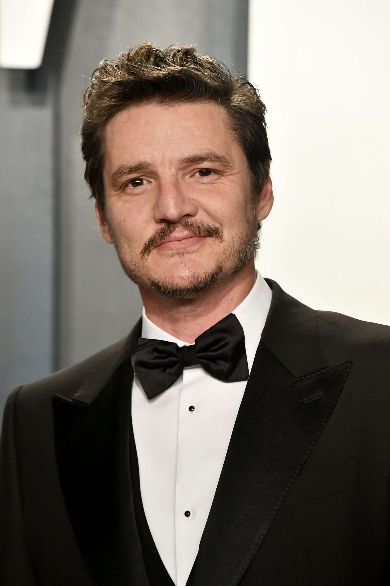Pedro Pascal Credits His Success to His Late Mom - How Tall Is Pedro Pascal: Mandalorian Star’s Charismatic Stature