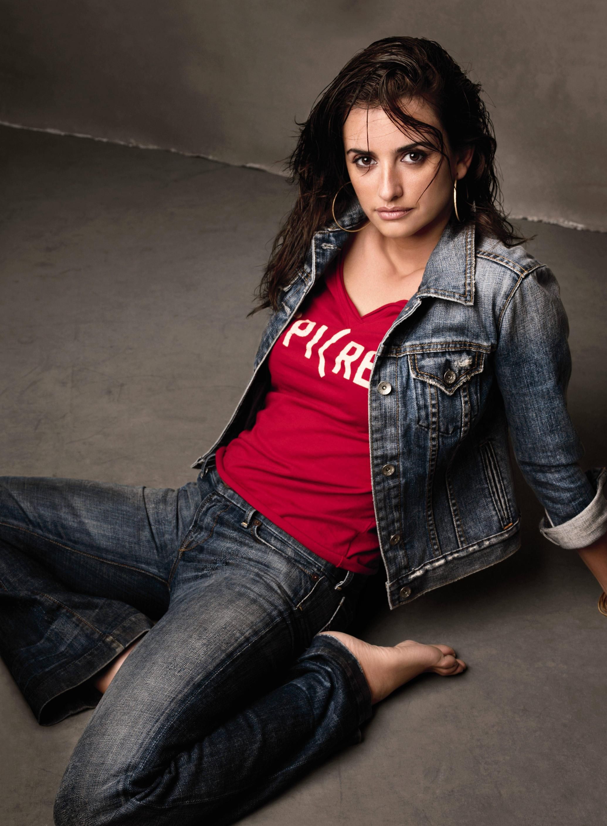 Penelope Cruz Is Hot (30 Photos) - Sharenator Hollywood Celebrities - Penélope Cruz’s Red Carpet Royalty – Spanish Elegance Personified