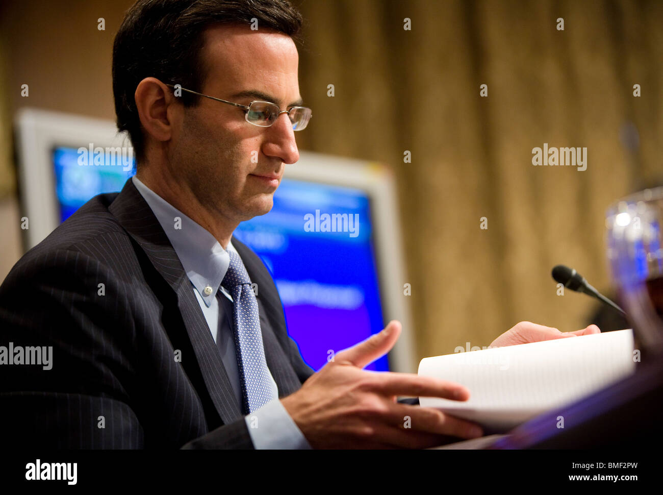 Peter oderzag -Fotos und -Bildmaterial in hoher Auflösung – Alamy - Peter Orszag Net Worth: How The “Bald Economist” Built His Fortune