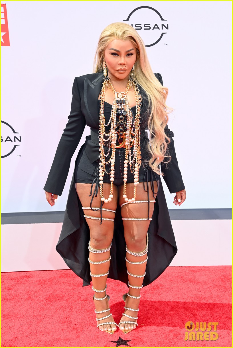Photo: lil kim at bet awards 10 | Photo 4580956 | Just Jared - How Tall Is Lil’ Kim? – The Hip-Hop Queen’s Surprisingly Petite Frame