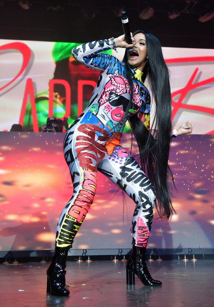 Photos from 2017 MTV Video Music Awards: 10 Things to Know - E! Online - How Old Is Ashanti? Grammy-Winning Singer’s Real Age