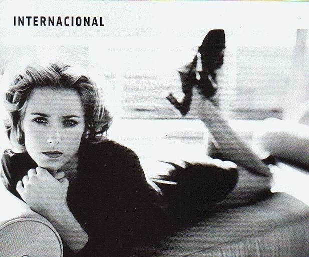 Picture of Téa Leoni - Téa Leoni's Elegant Edge: Sexy Pics You'll Love