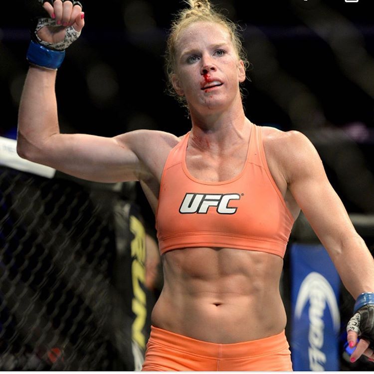 Pin auf UFC - Holly Holm Kicks High & Looks Hot: Sexy Fighter Photos