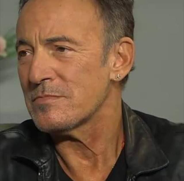 Pin di Christmas Tree su Bruce | Artisti - How Old Is Bruce Springsteen? The Boss’s Age & Musical Legacy