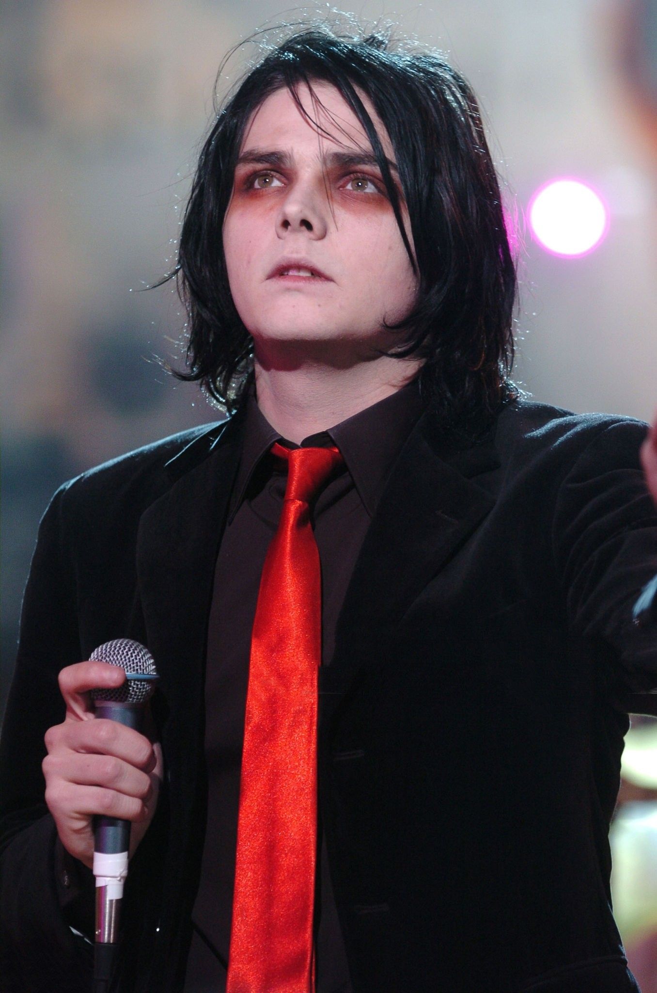 Pin en My Chemical Romance - Gerard Way Height – My Chemical Romance Icon’s True Height