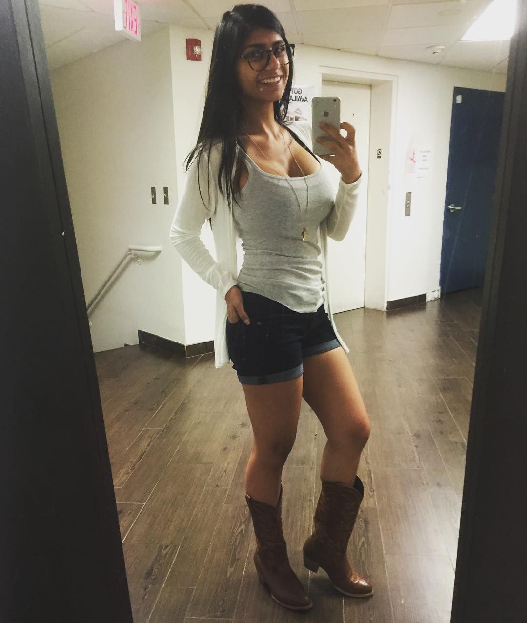 Pin on PLACES - Mia Khalifa: Sexy Pics of the Former Adult Star with a Massive Following
