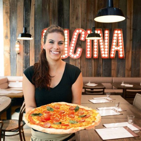 Pizza E Pasta | Mitarbeiterin, Restaurant - Laura Blair Height – Fashionista's Model Metrics