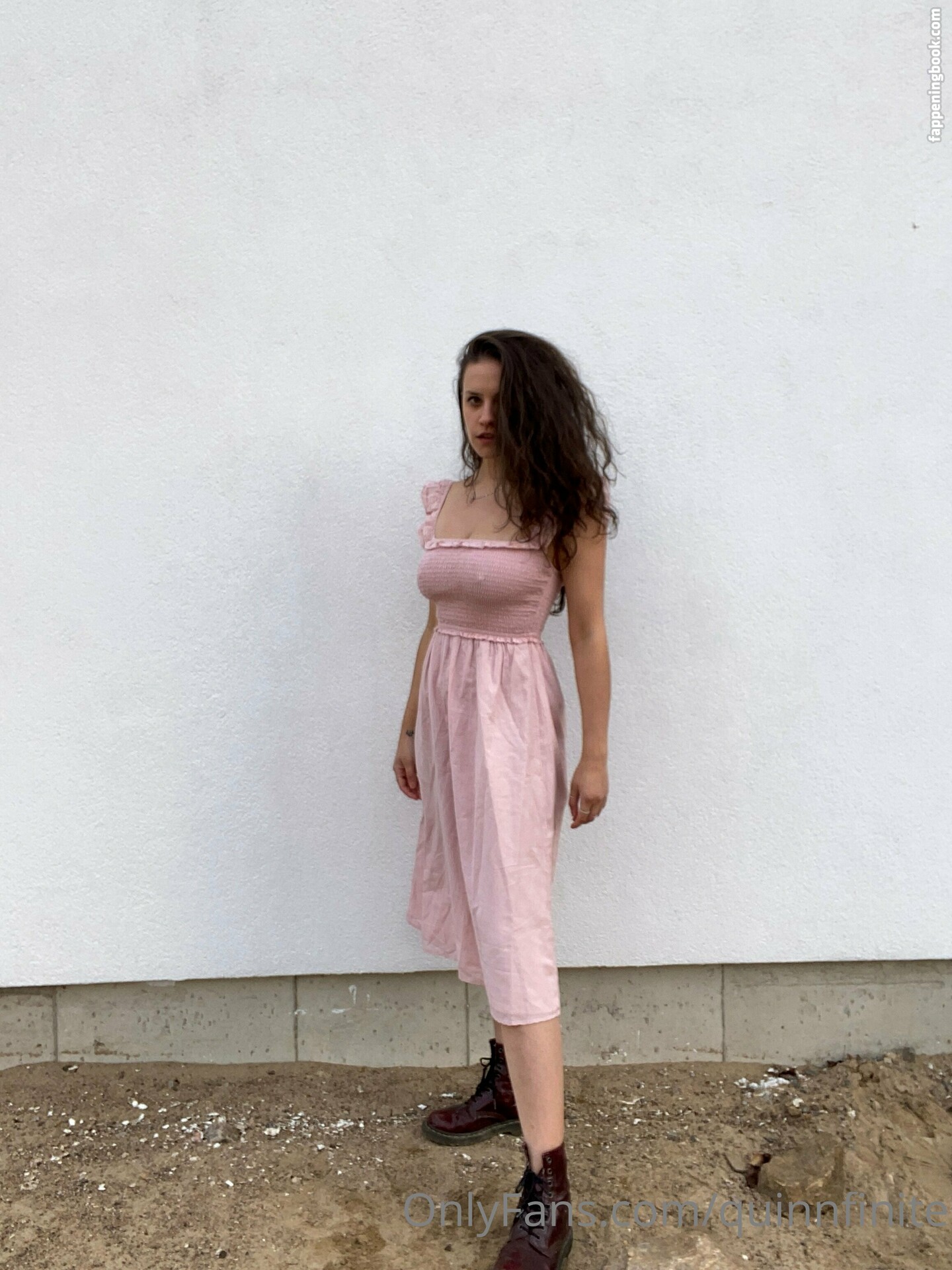 Quinnfinite / quinnfinite Nude, OnlyFans Leaks, The Fappening - Photo - Quinn Finite: Sexy Pics of the TikTok Star with a Magnetic Aura