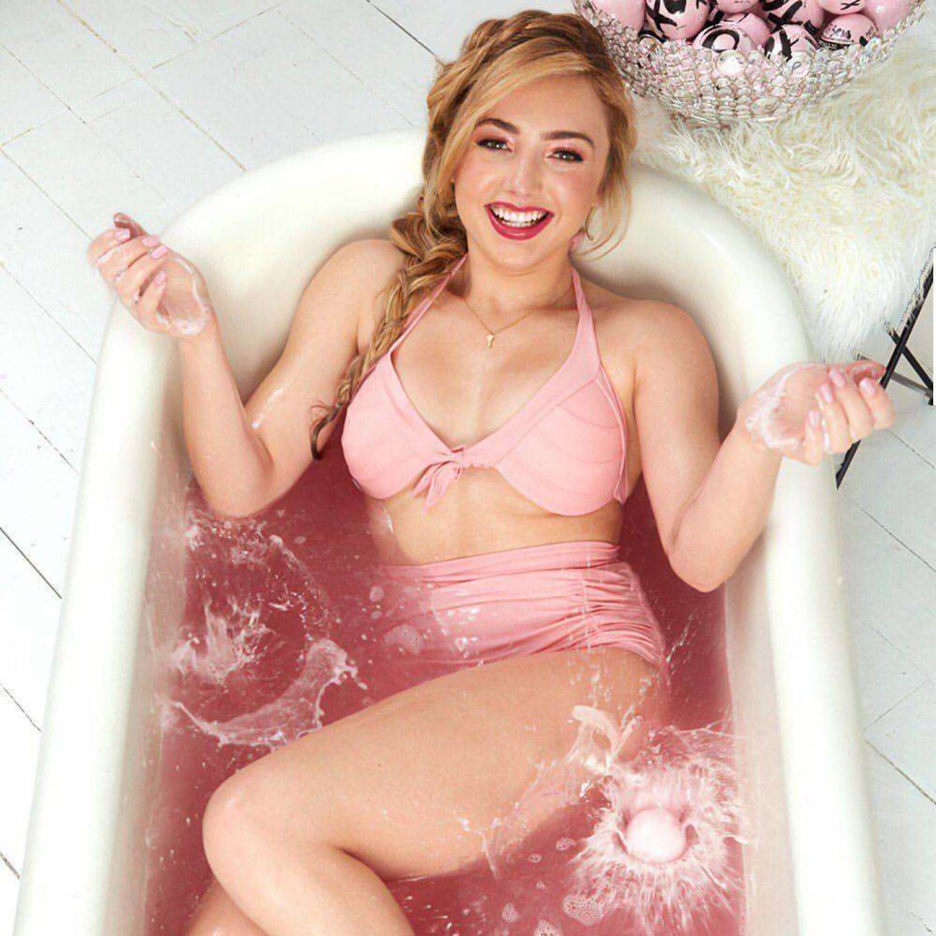 Rate Peyton List - Peyton List’s Red Carpet Glam – Young Star’s Stunning Ensembles